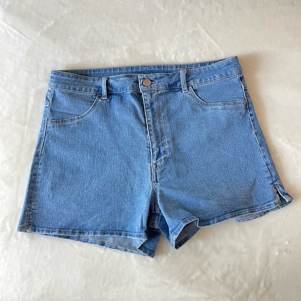 H&M stretch denim shorts
